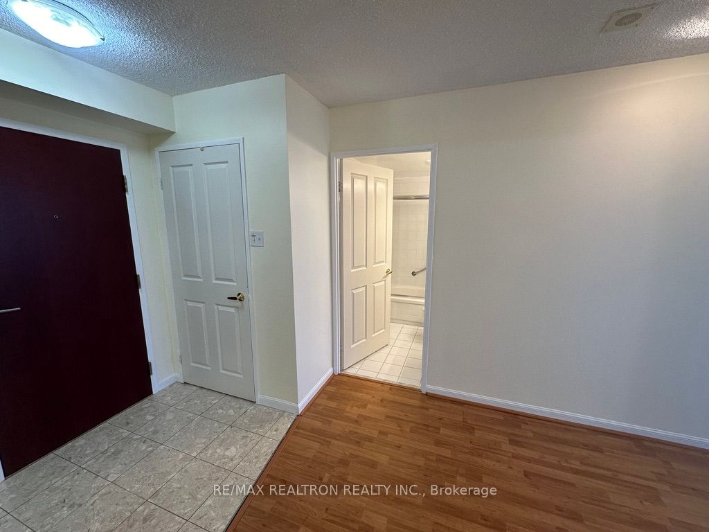 1121 Steeles Avenue W, #802