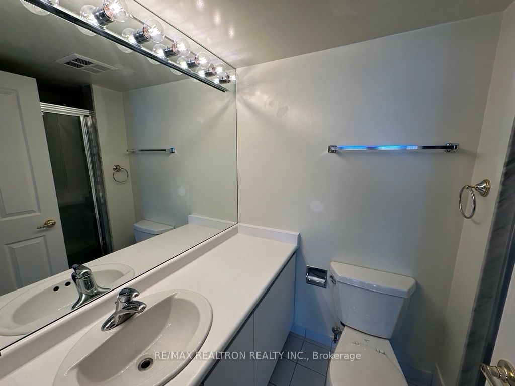 1121 Steeles Avenue W, #802