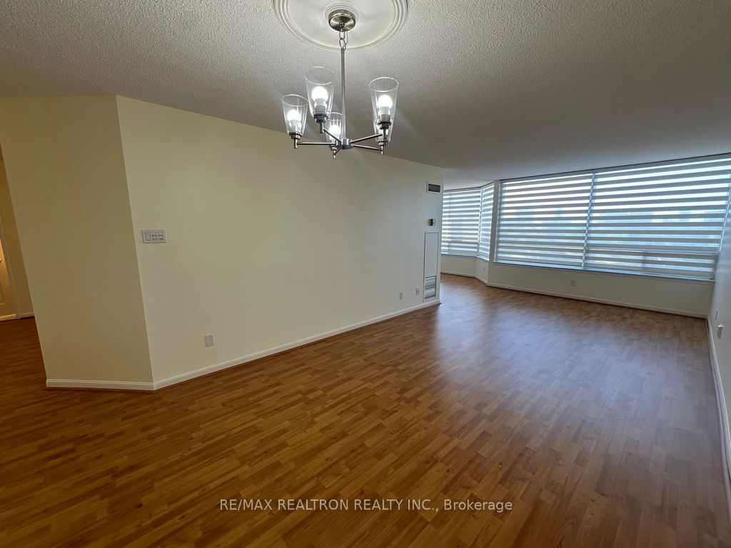 1121 Steeles Avenue W, #802