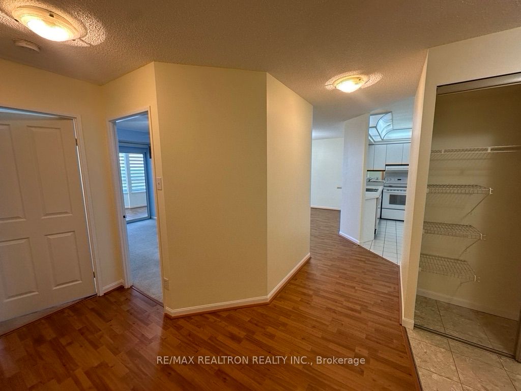 1121 Steeles Avenue W, #802