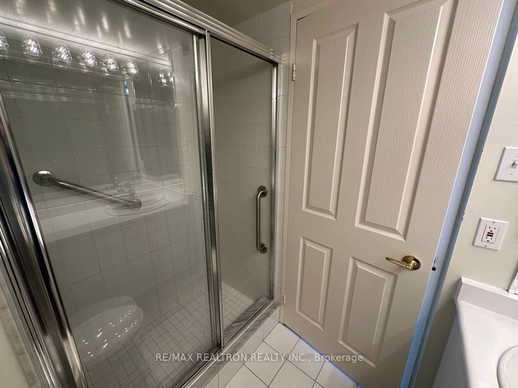 1121 Steeles Avenue W, #802