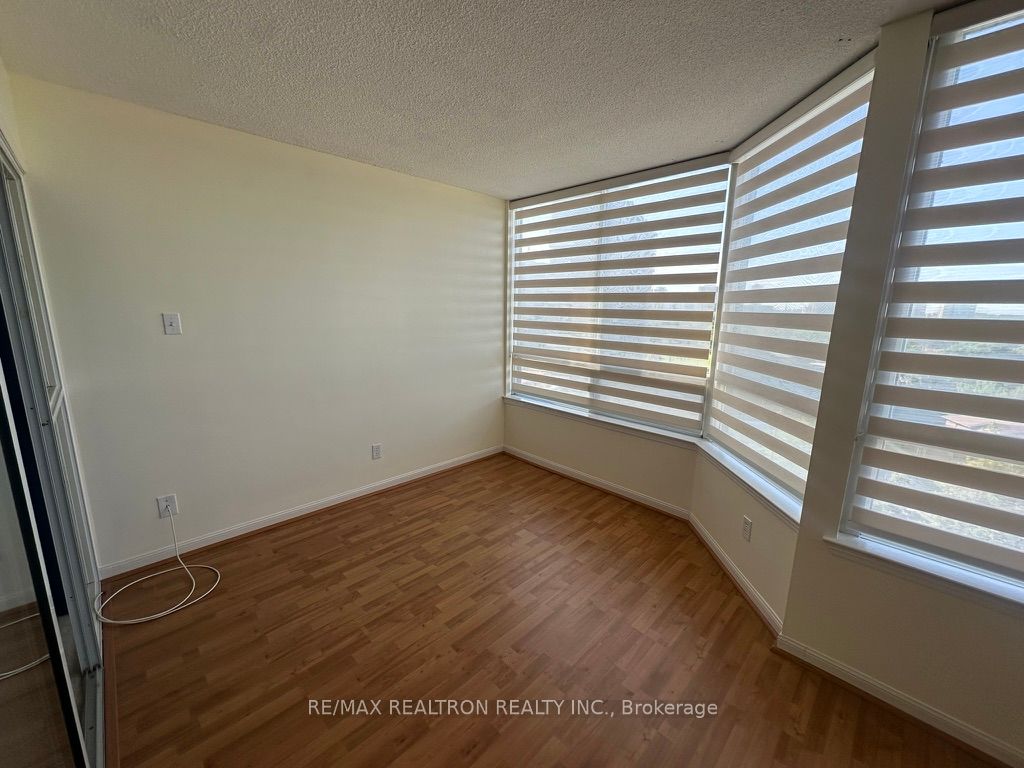 1121 Steeles Avenue W, #802