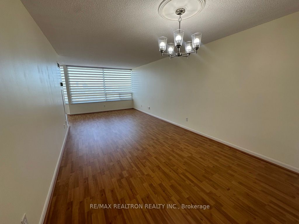 1121 Steeles Avenue W, #802