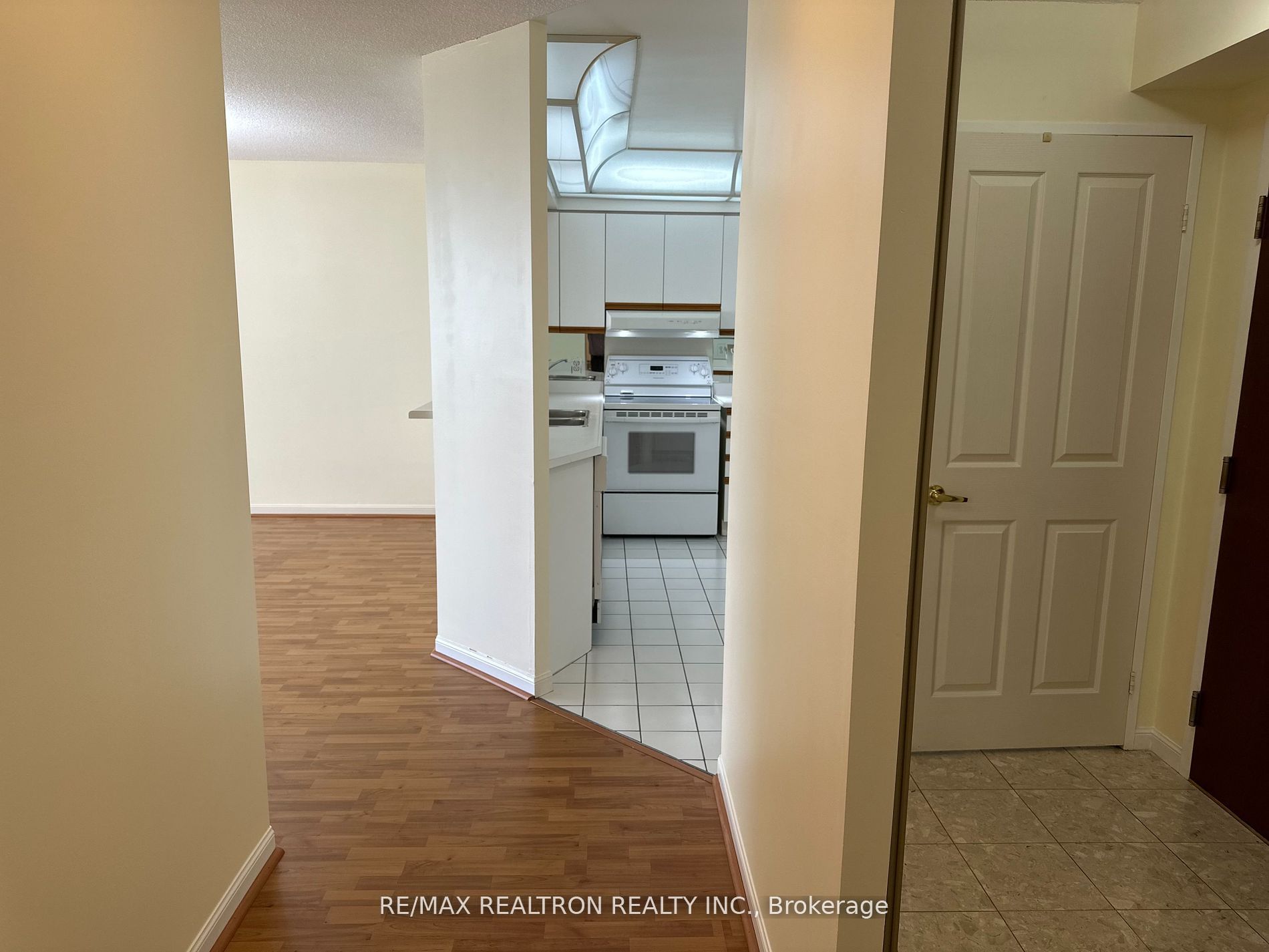 1121 Steeles Avenue W, #802