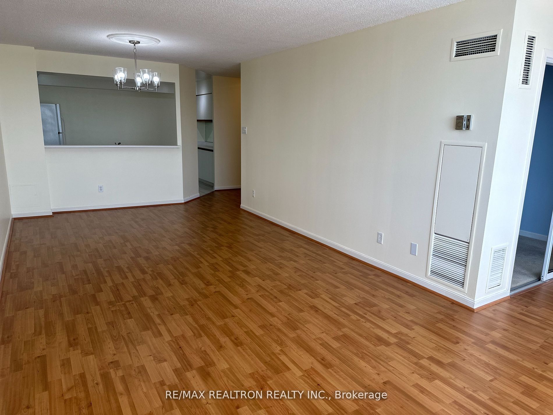 1121 Steeles Avenue W, #802