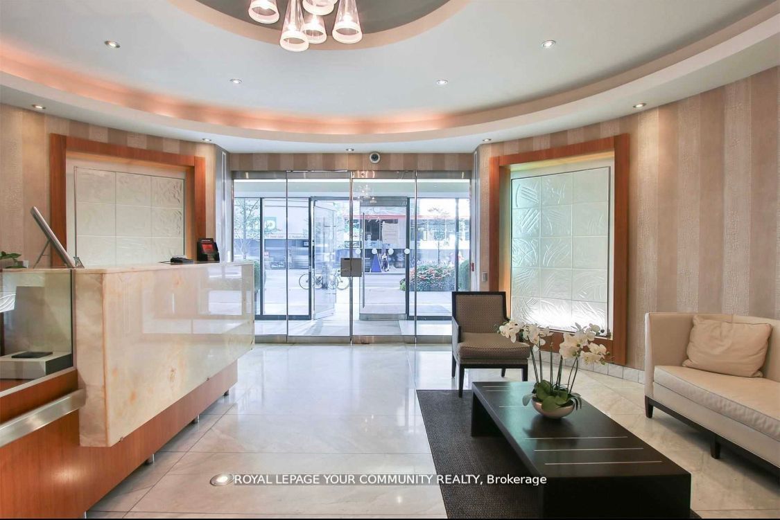85 Bloor St E, #909