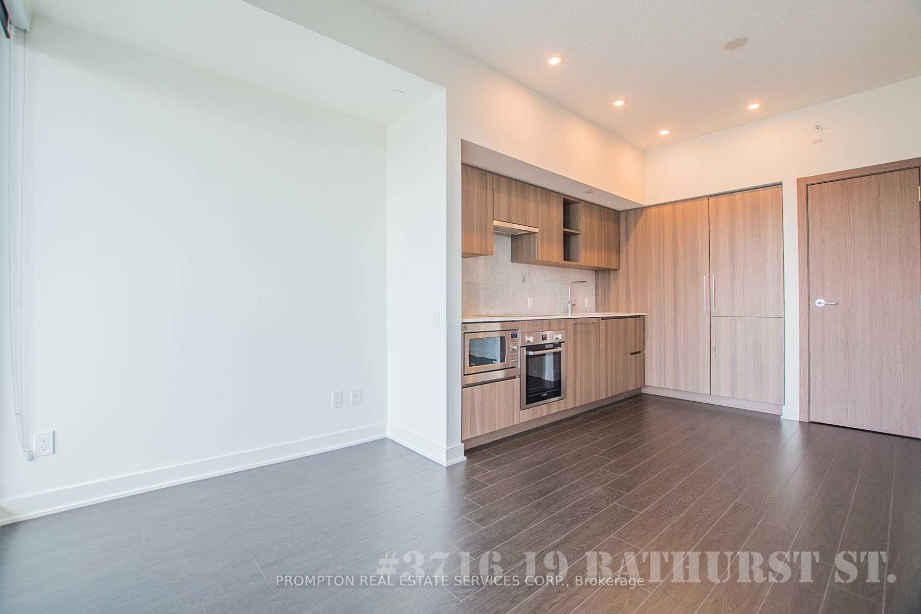 19 Bathurst Street #3716