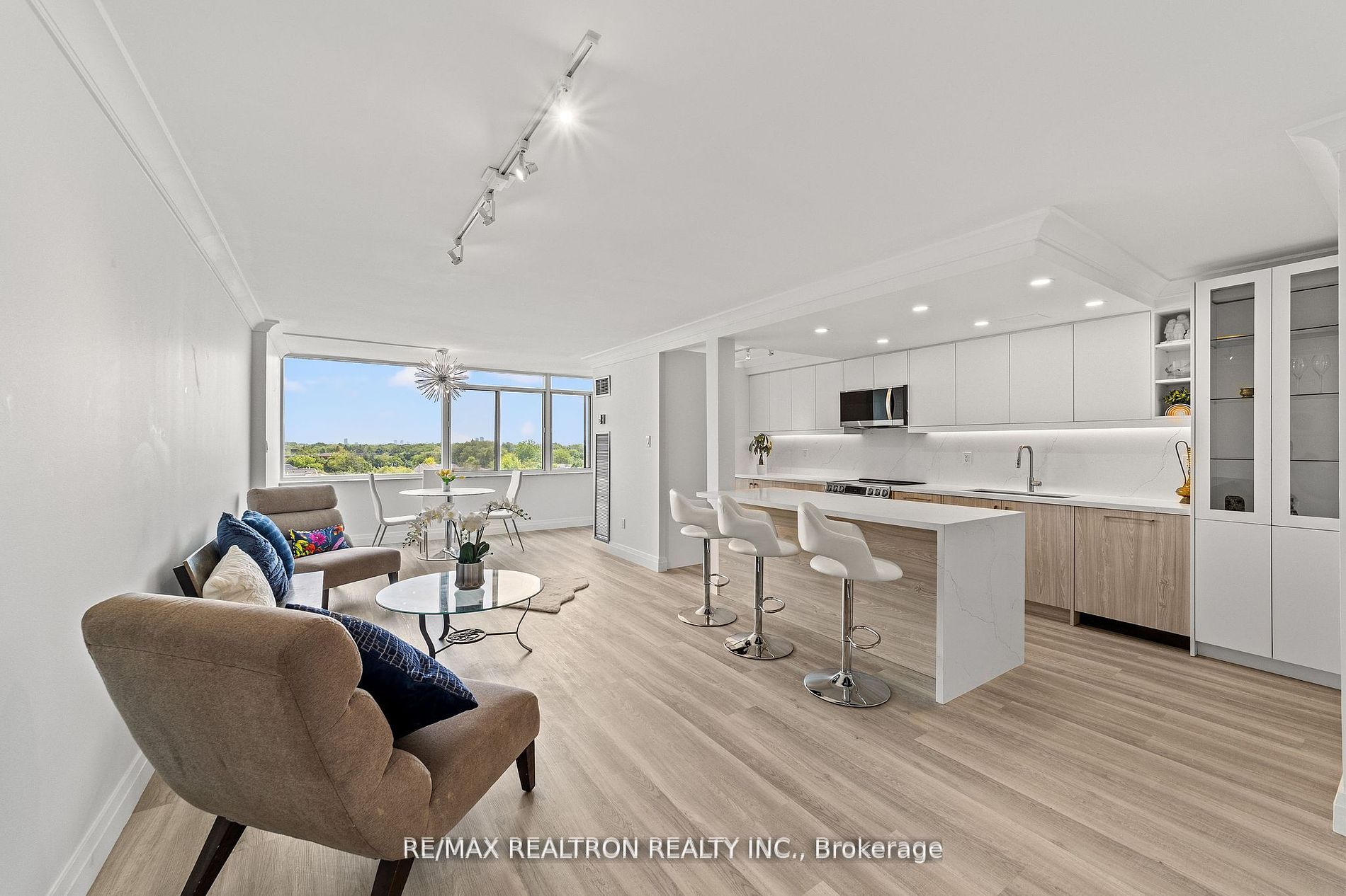 3000 Bathurst St, #706