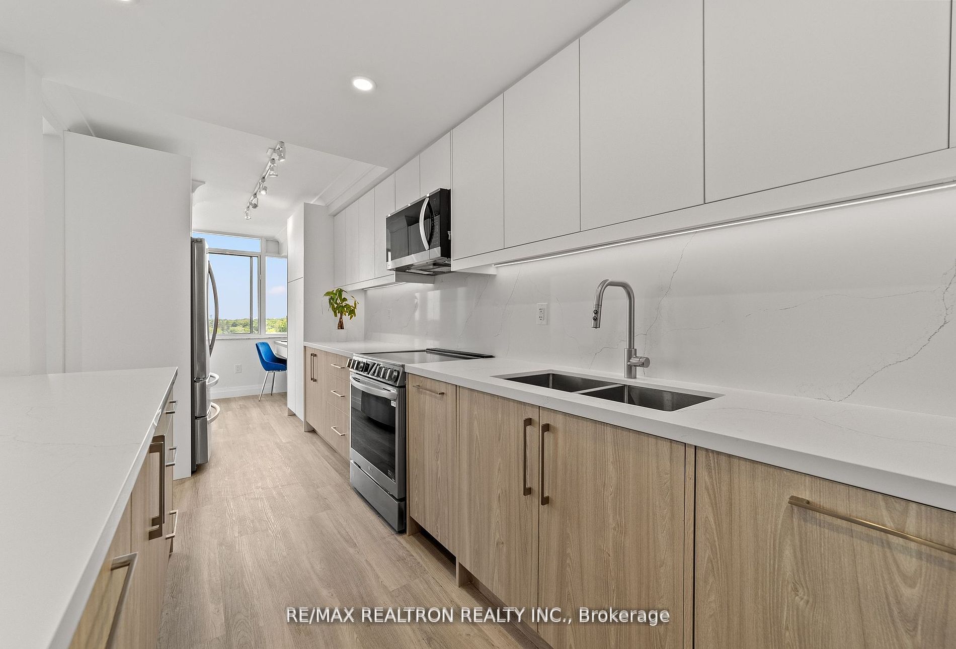 3000 Bathurst St, #706