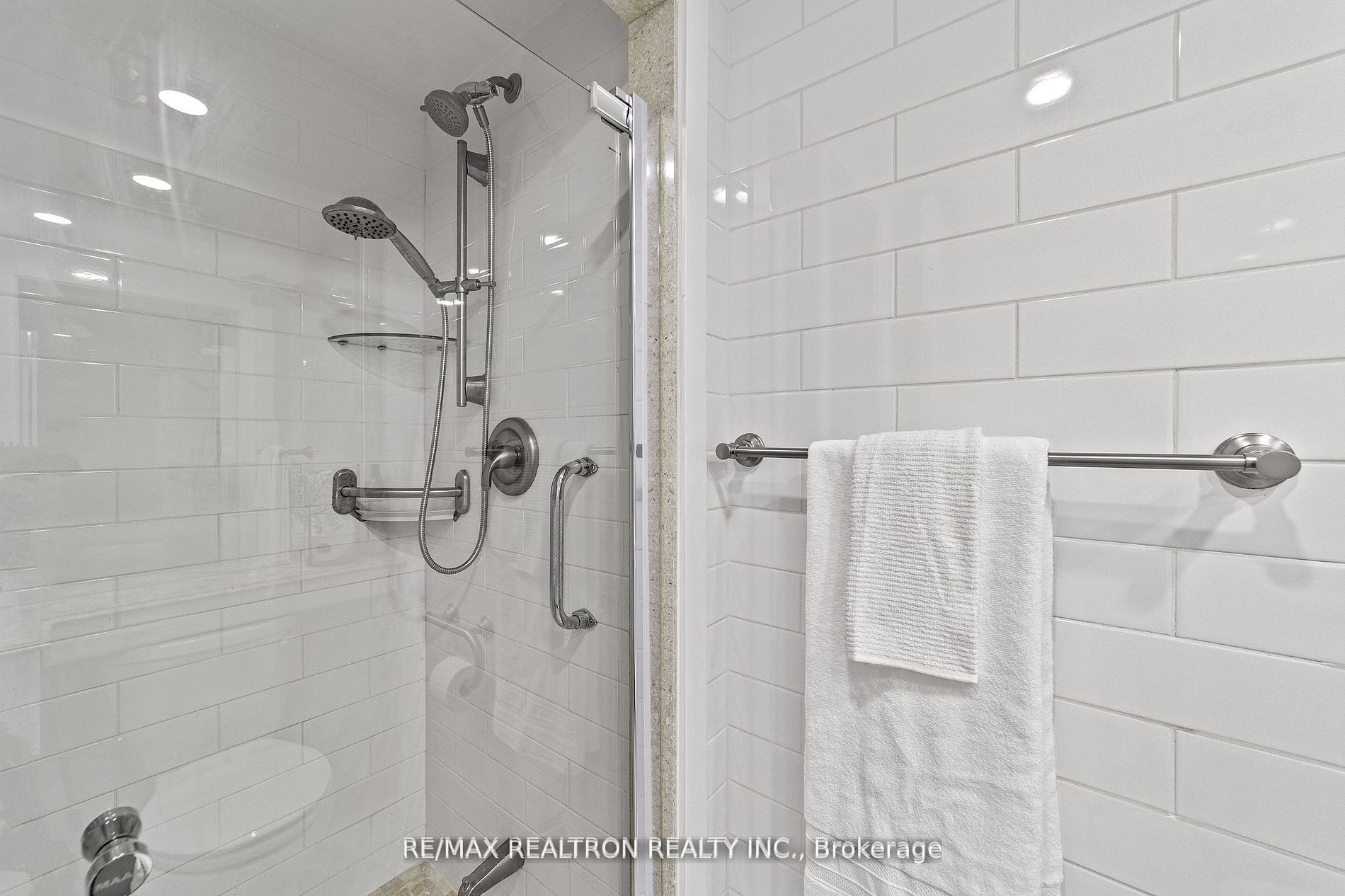 3000 Bathurst St, #706