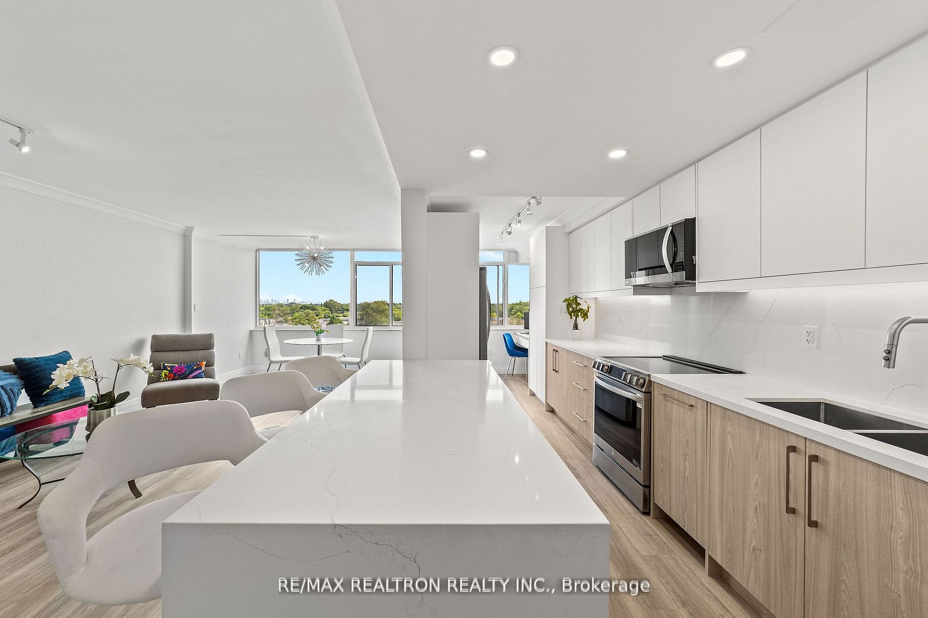 3000 Bathurst St, #706