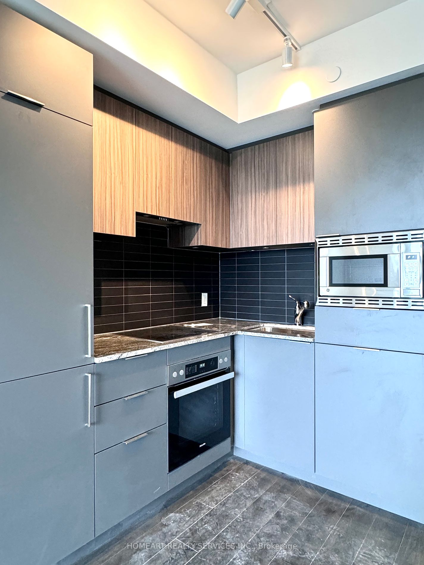 50 O'neill Road #2805