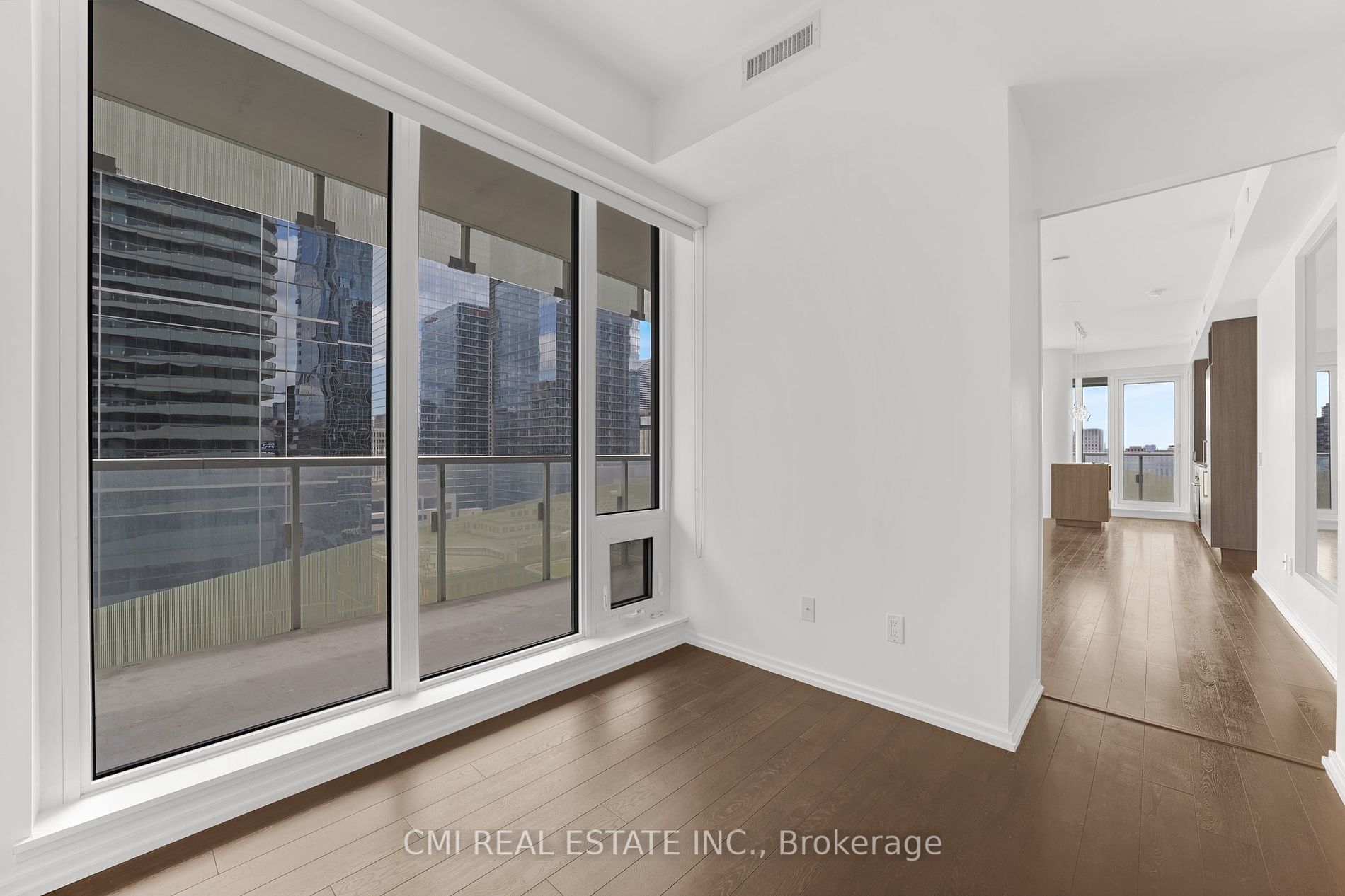 197 Yonge St, #1409