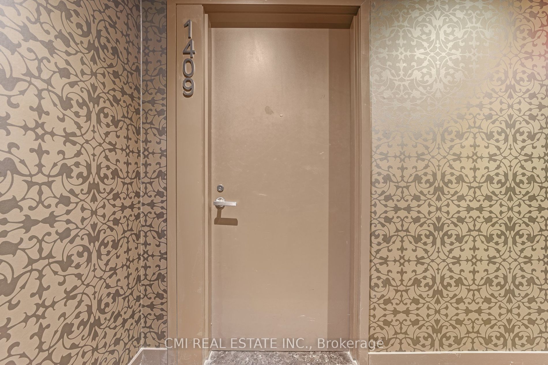 197 Yonge St, #1409