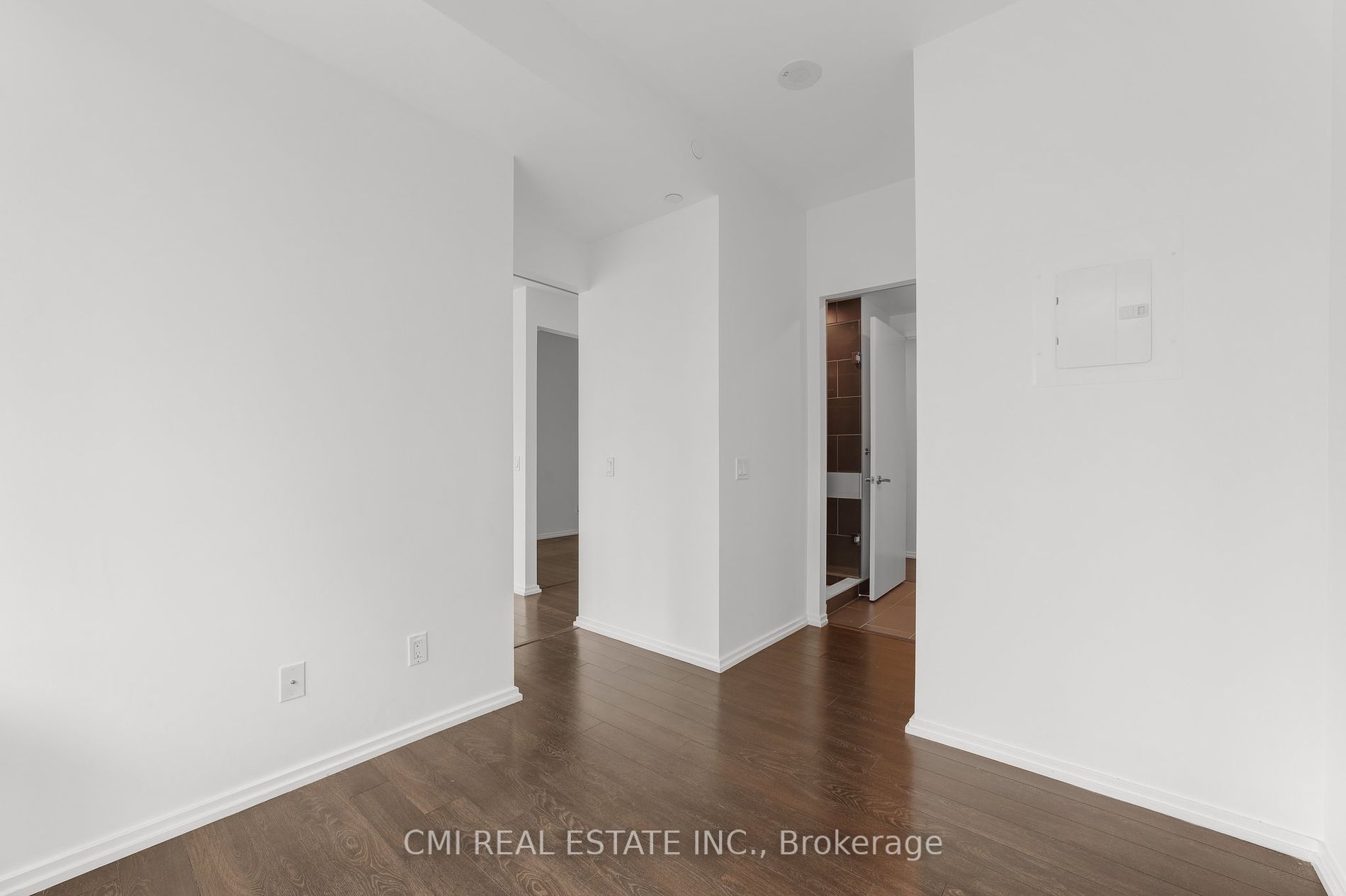 197 Yonge St, #1409