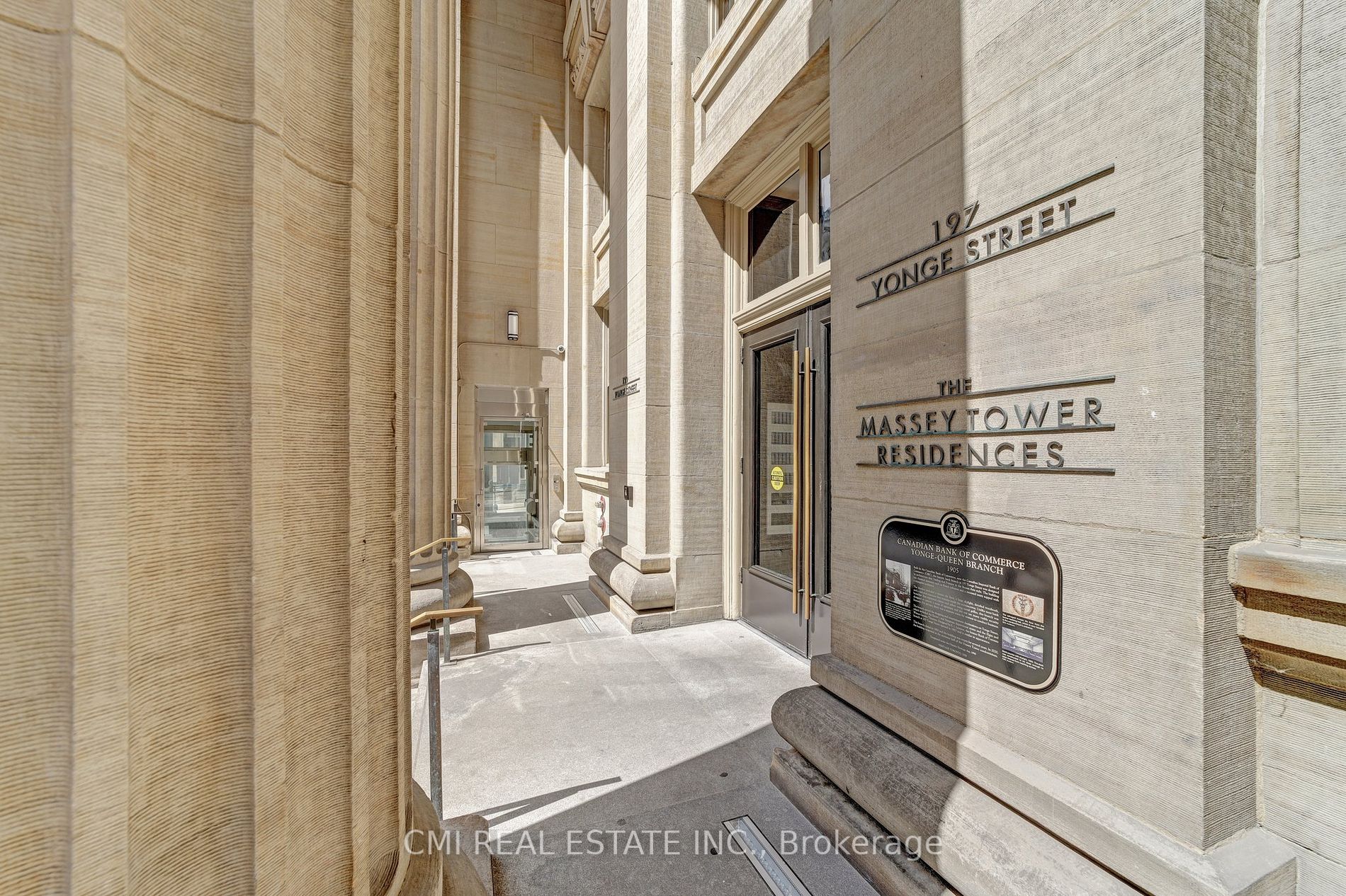 197 Yonge St, #1409