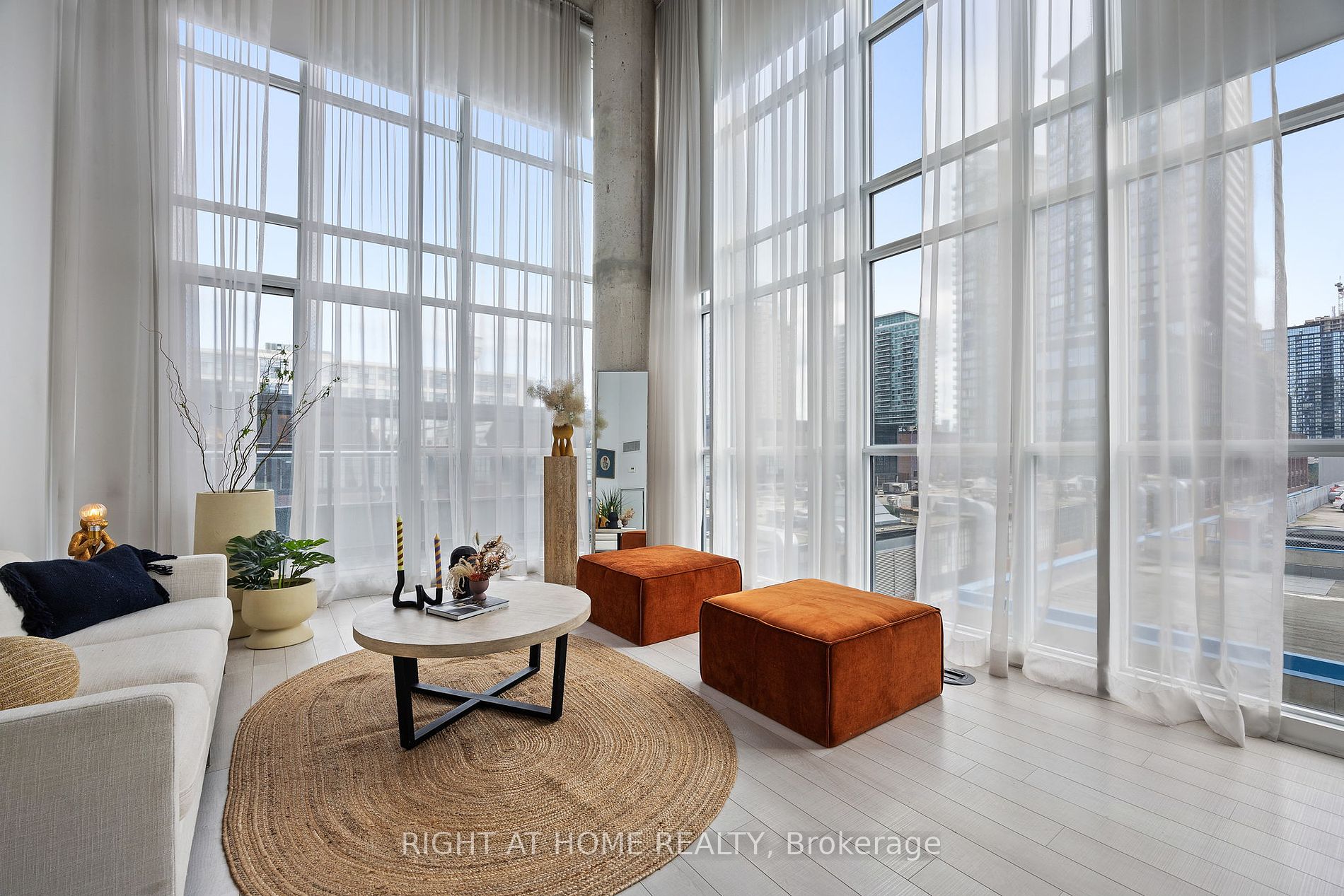 5 Hanna Avenue #426
