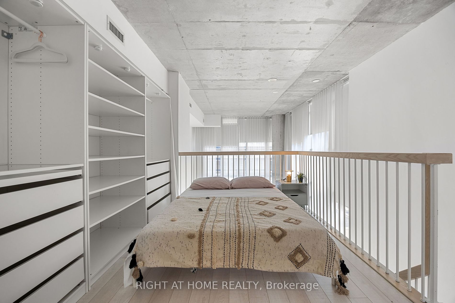 5 Hanna Avenue #426