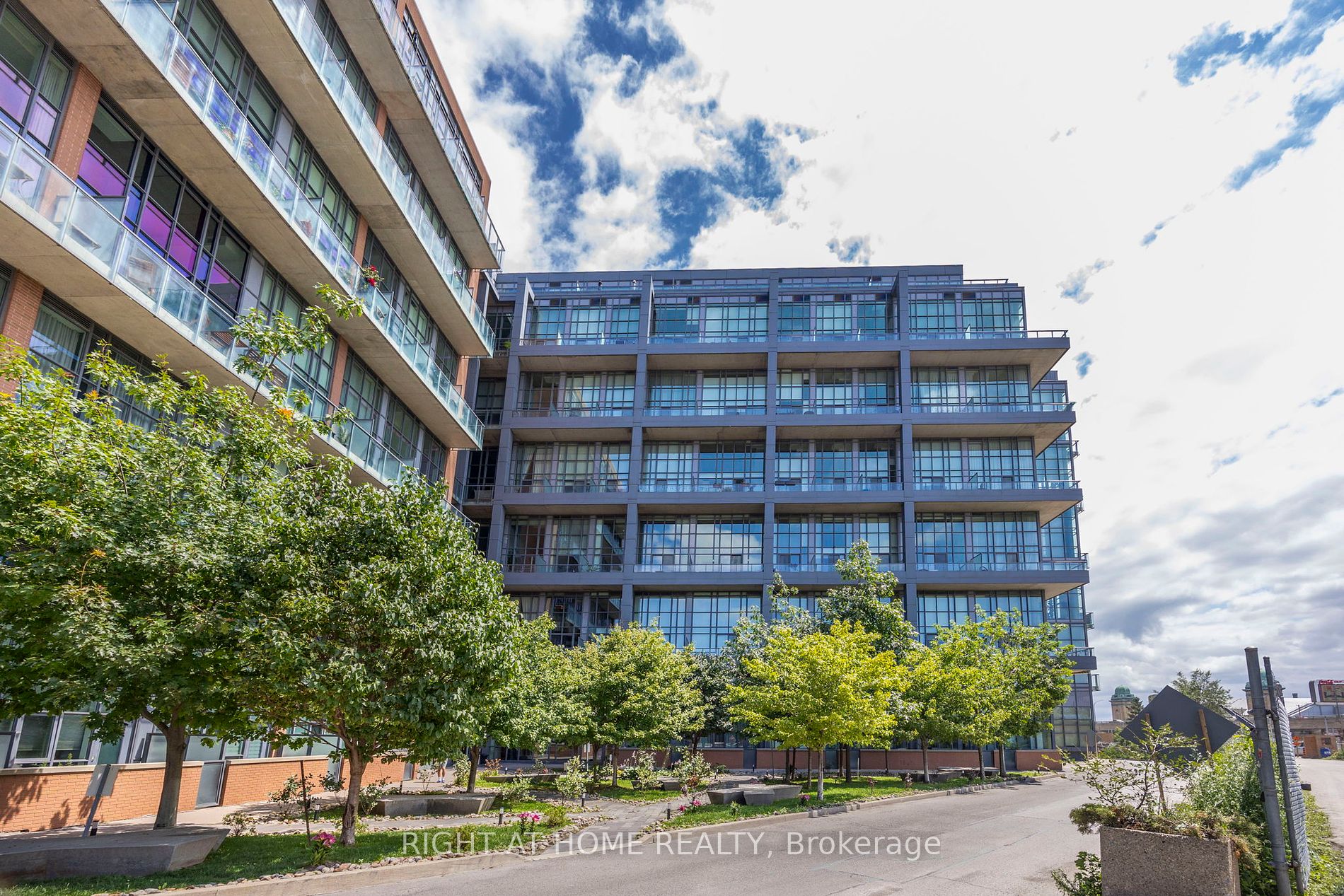 5 Hanna Avenue #426