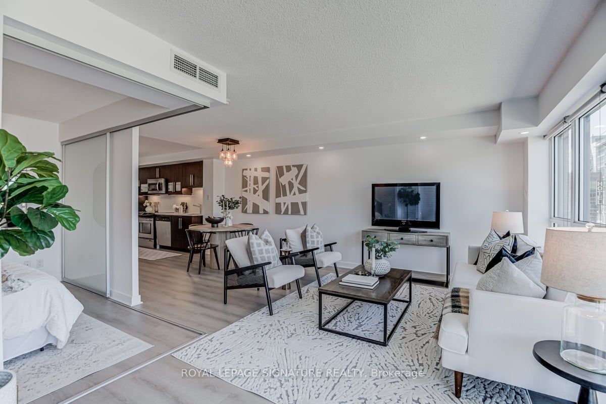 1169 Queen St W, #309