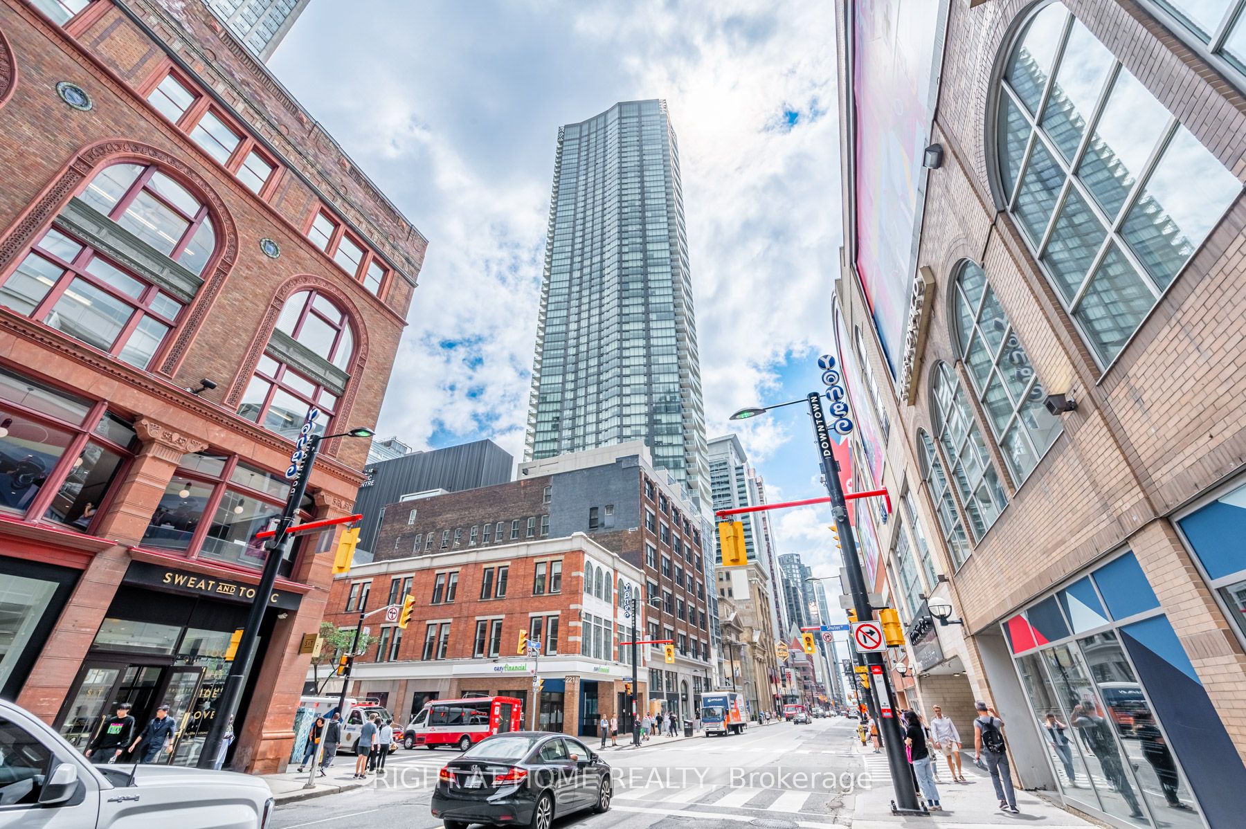 197 Yonge St, #1204