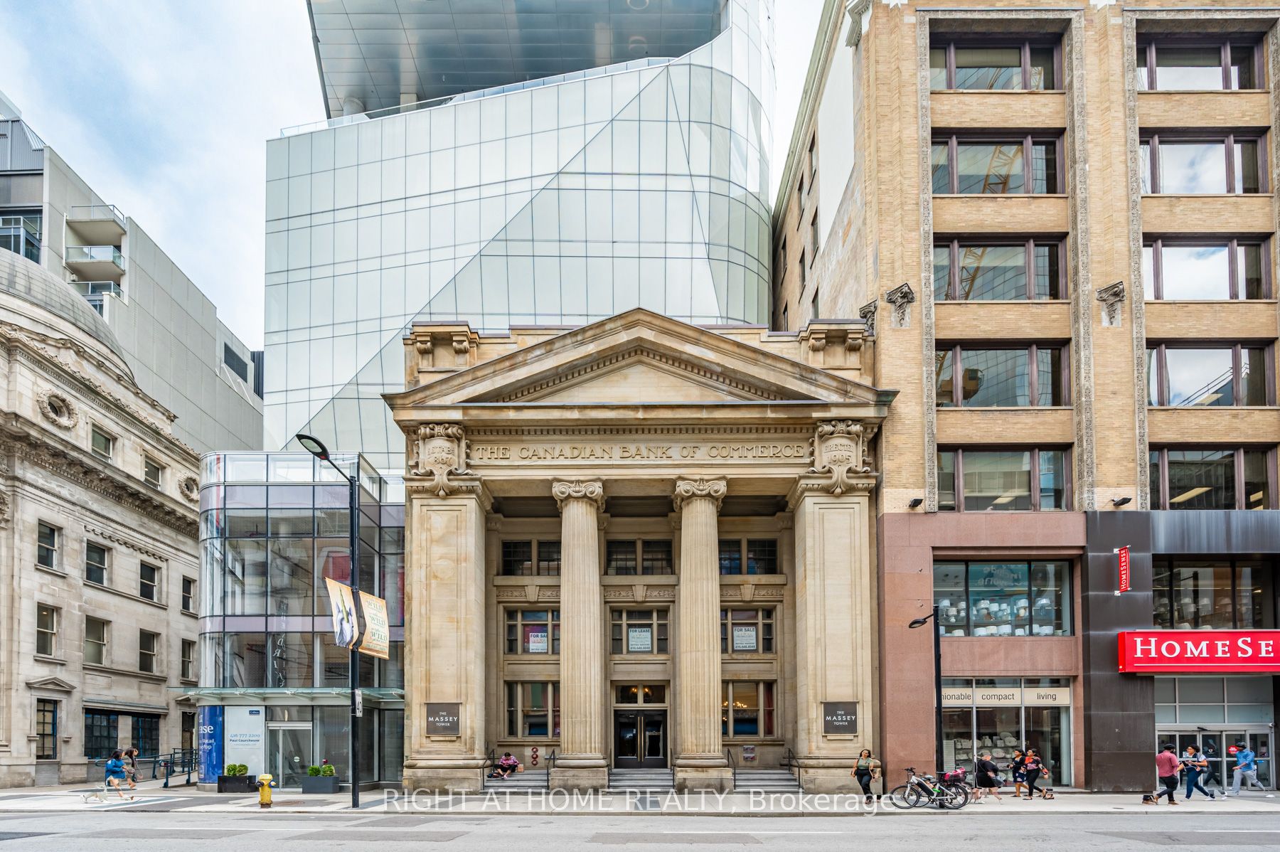 197 Yonge St, #1204