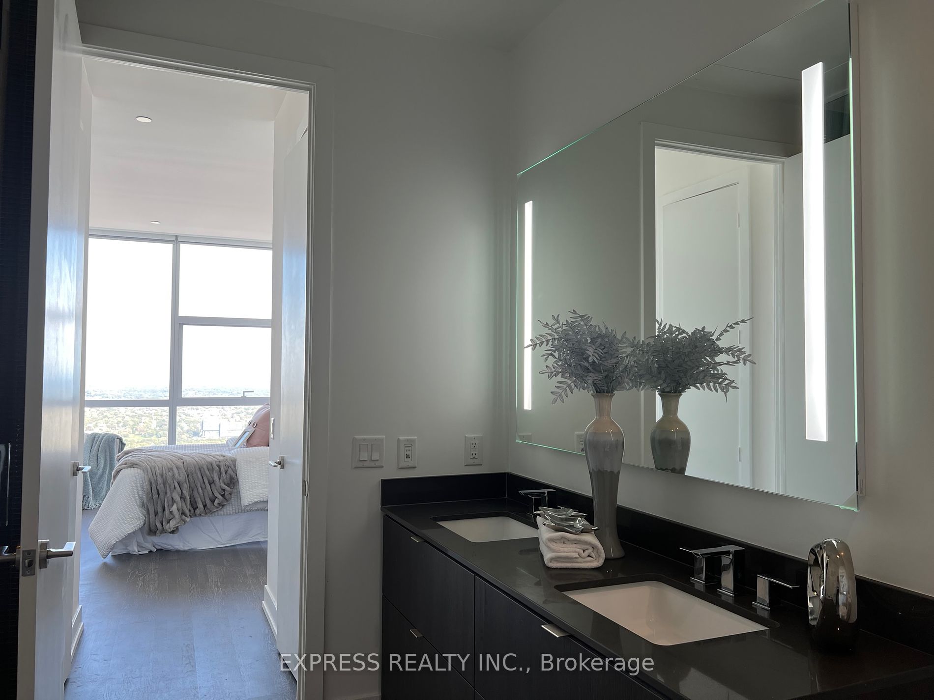 7 Grenville St, #6411