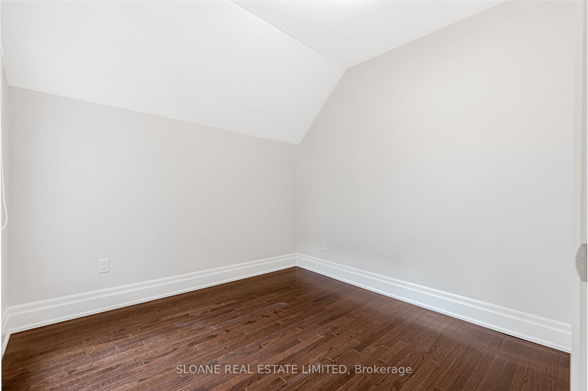 271 St Clair Avenue E
