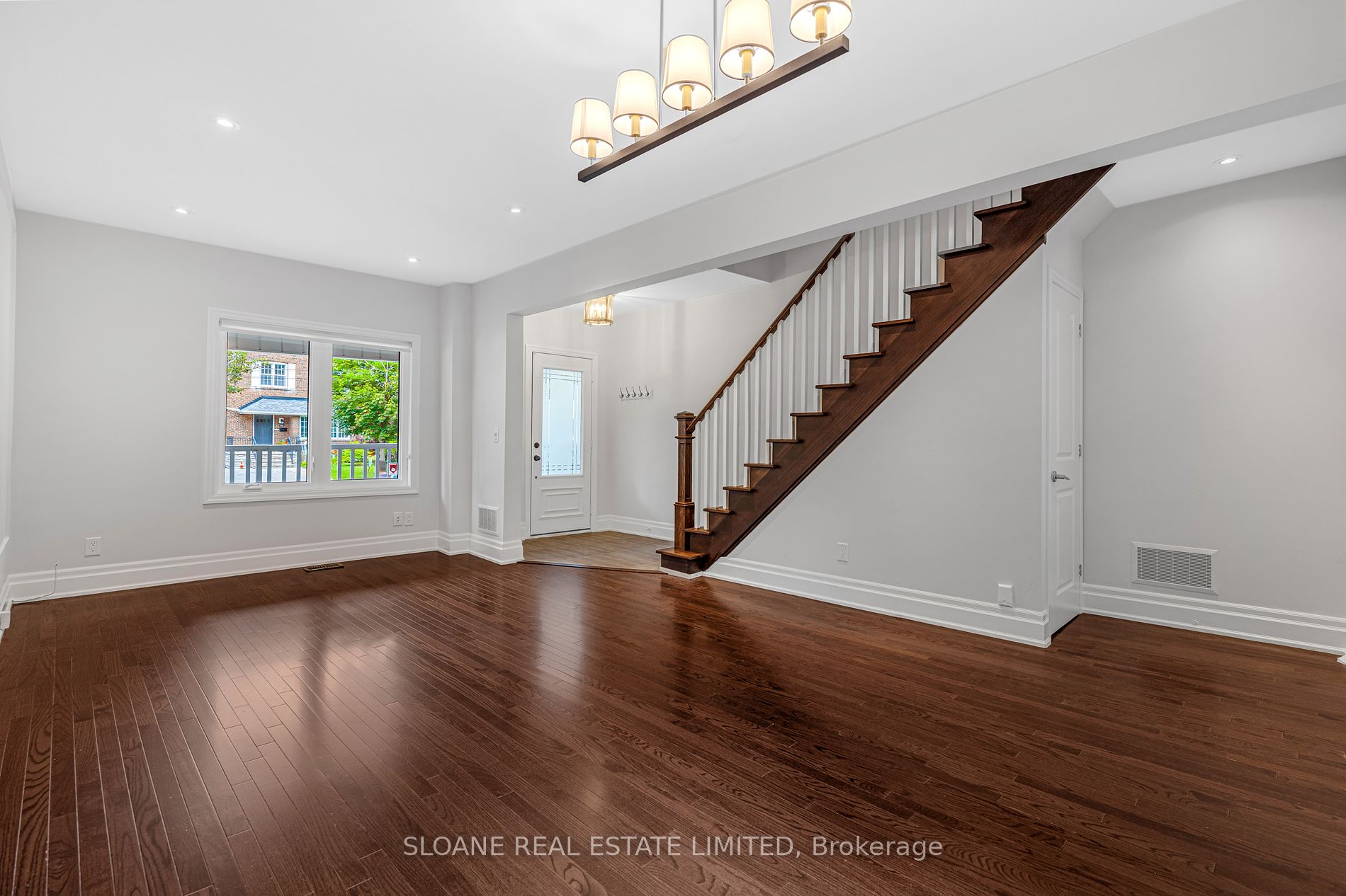271 St Clair Avenue E