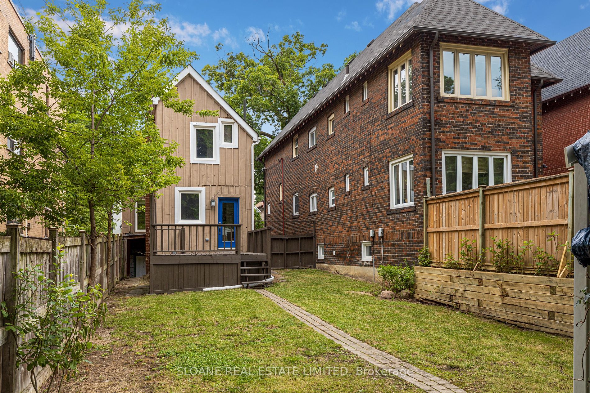 271 St Clair Avenue E
