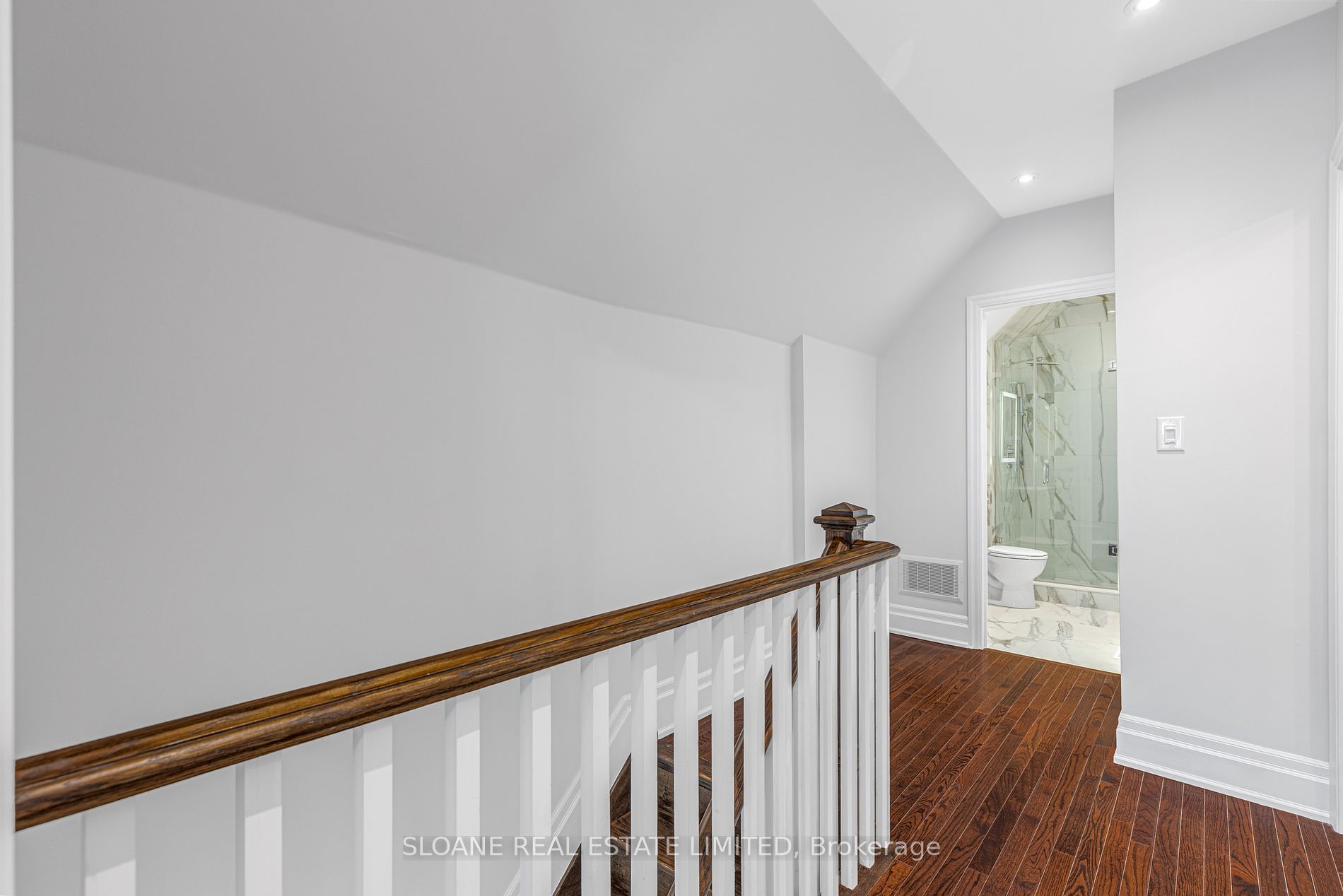271 St Clair Avenue E