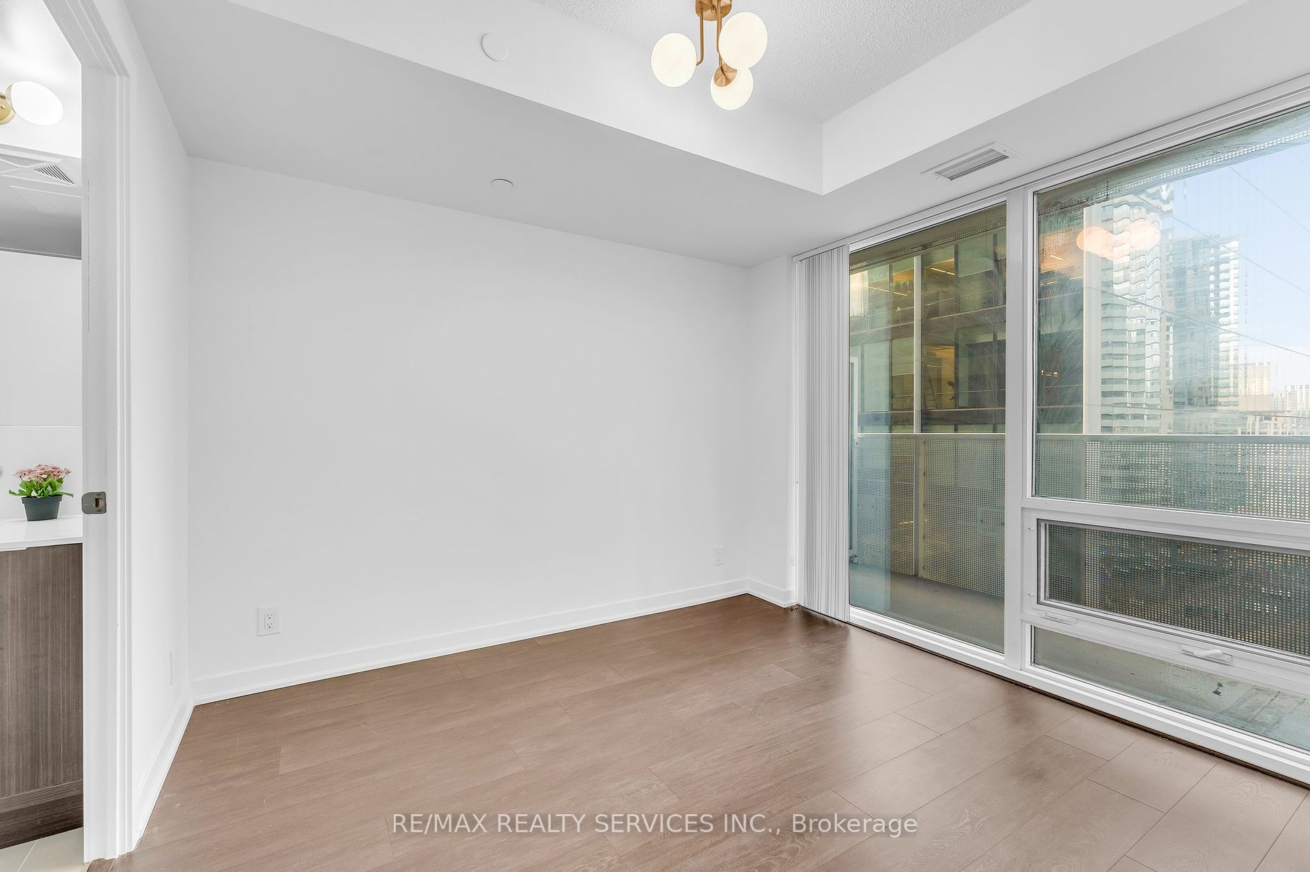100 Harbour St, #1202
