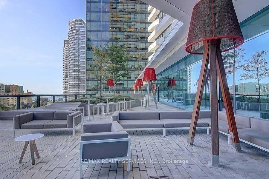 100 Harbour St, #1202