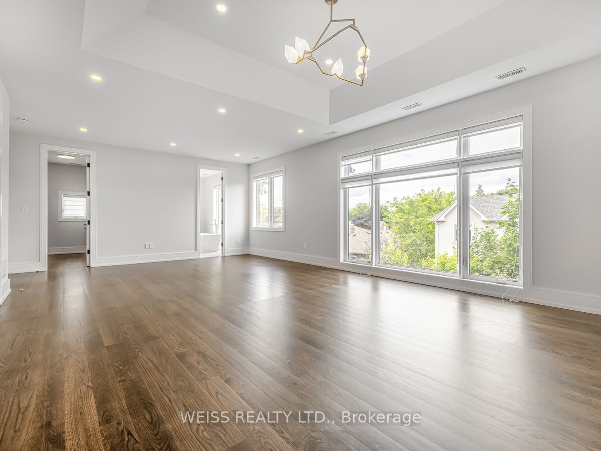 80 Charleswood Dr