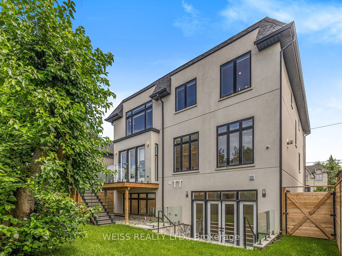80 Charleswood Dr