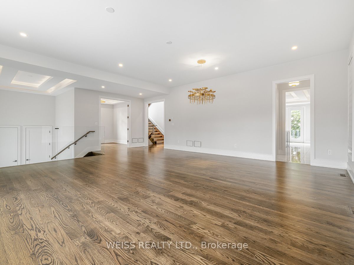 80 Charleswood Dr