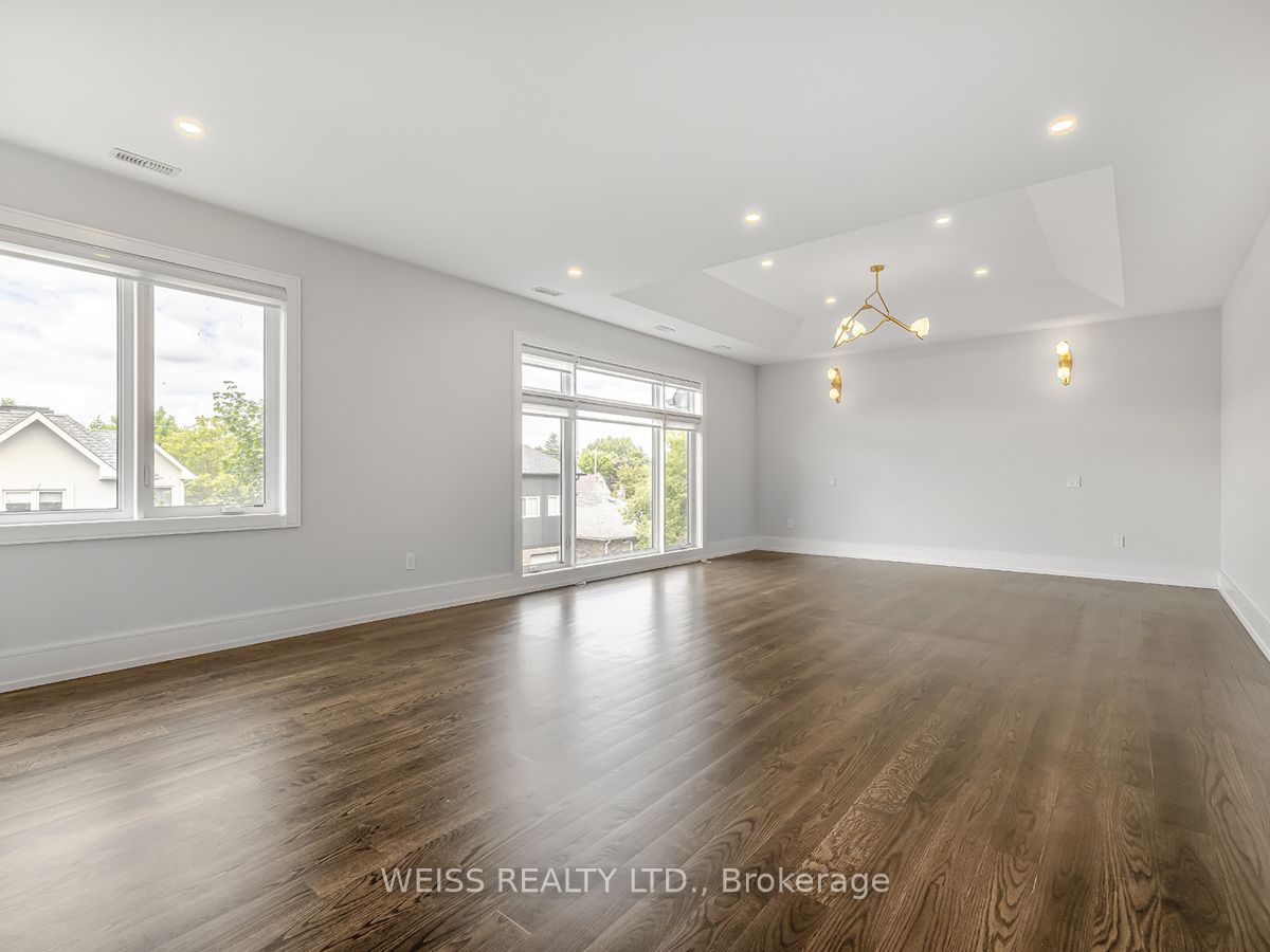 80 Charleswood Dr