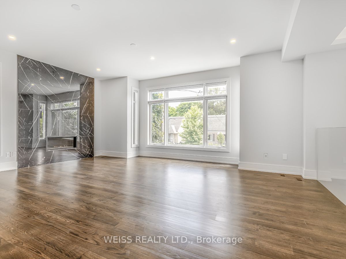 80 Charleswood Dr