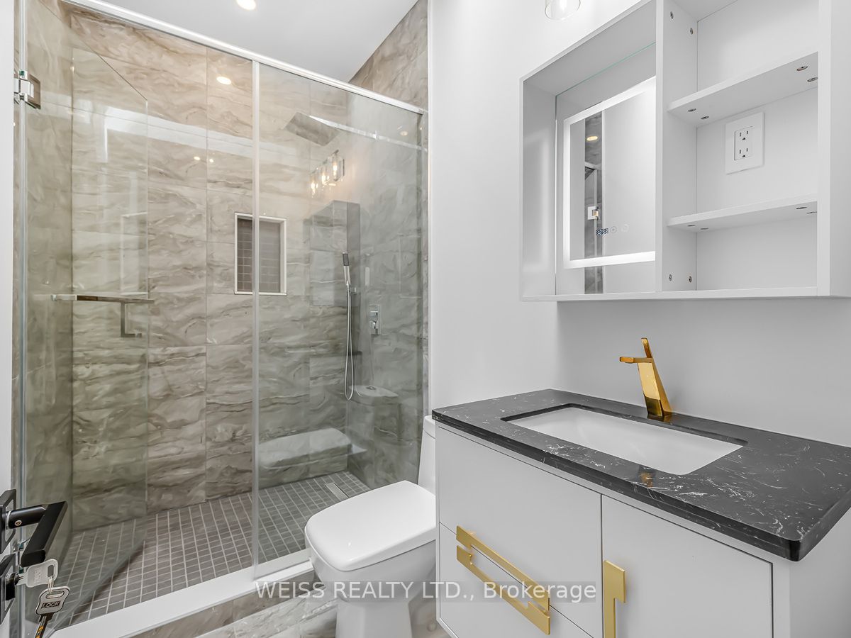 80 Charleswood Dr