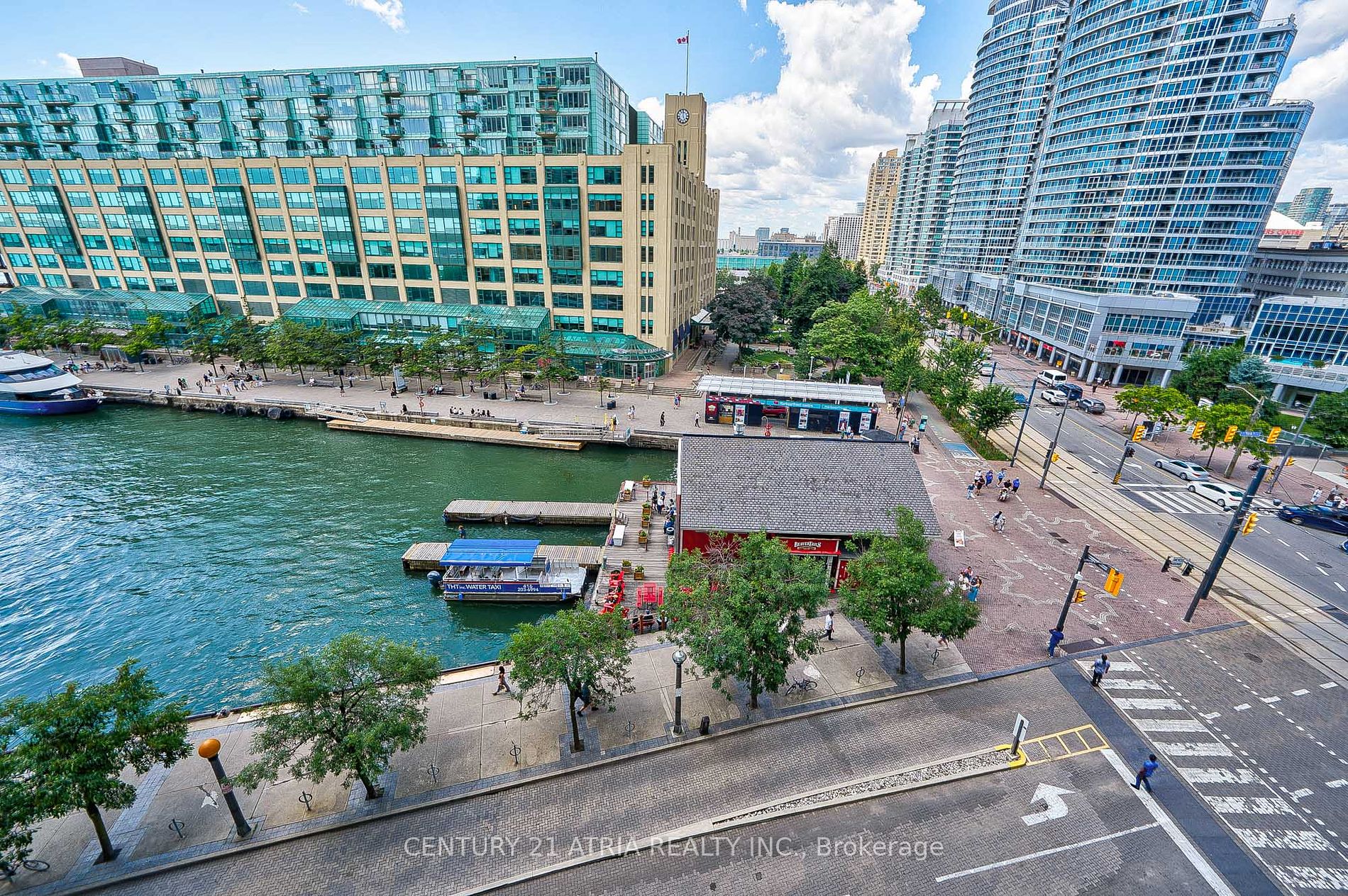 77 Harbour Sq, #811