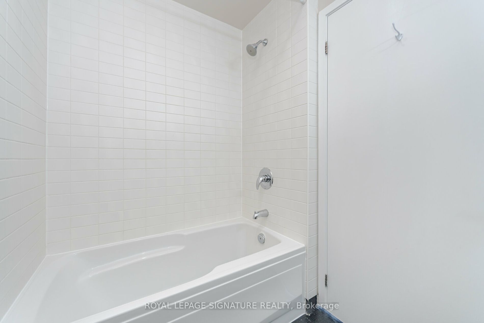 400 Wellington St W, #908