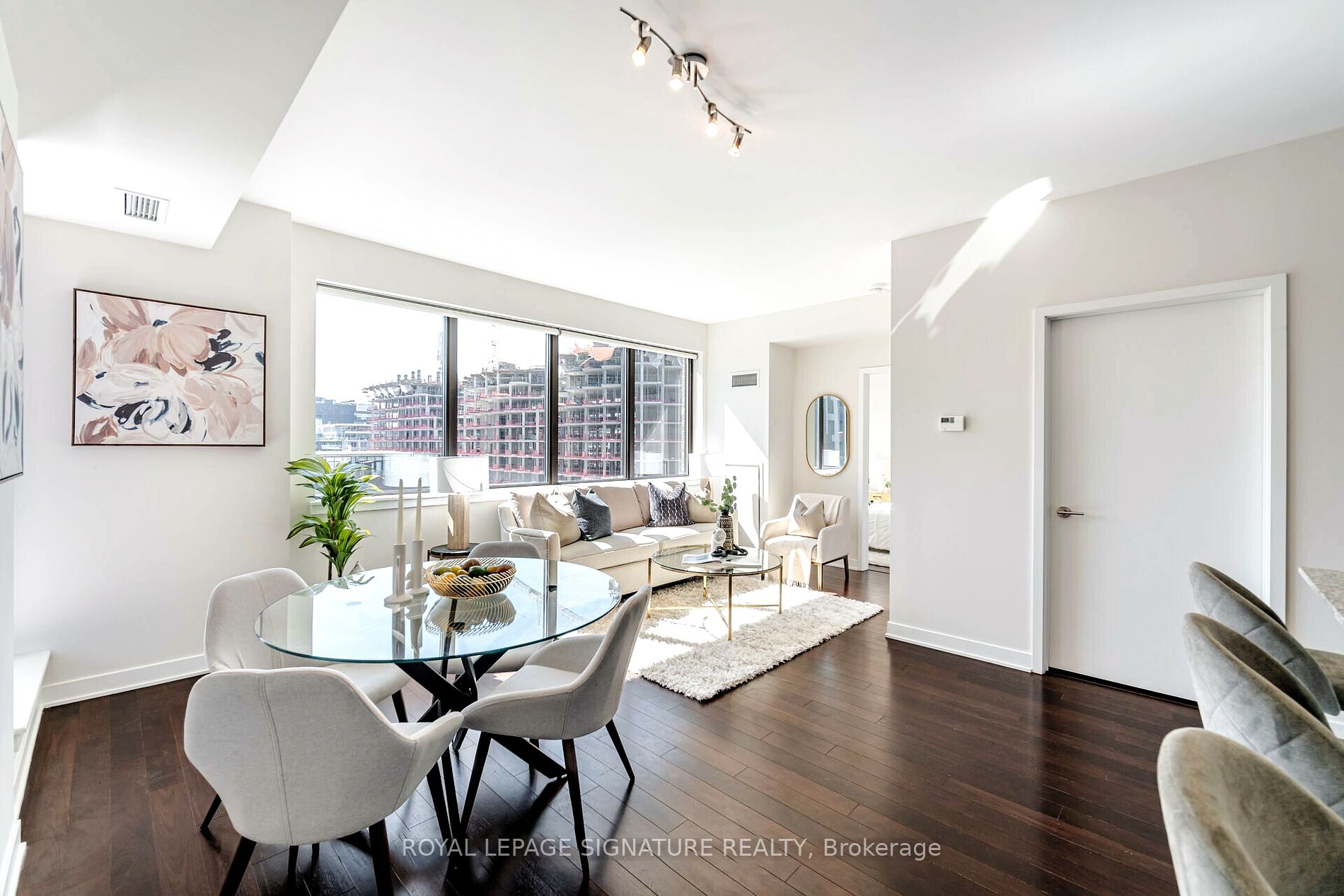 400 Wellington St W, #908