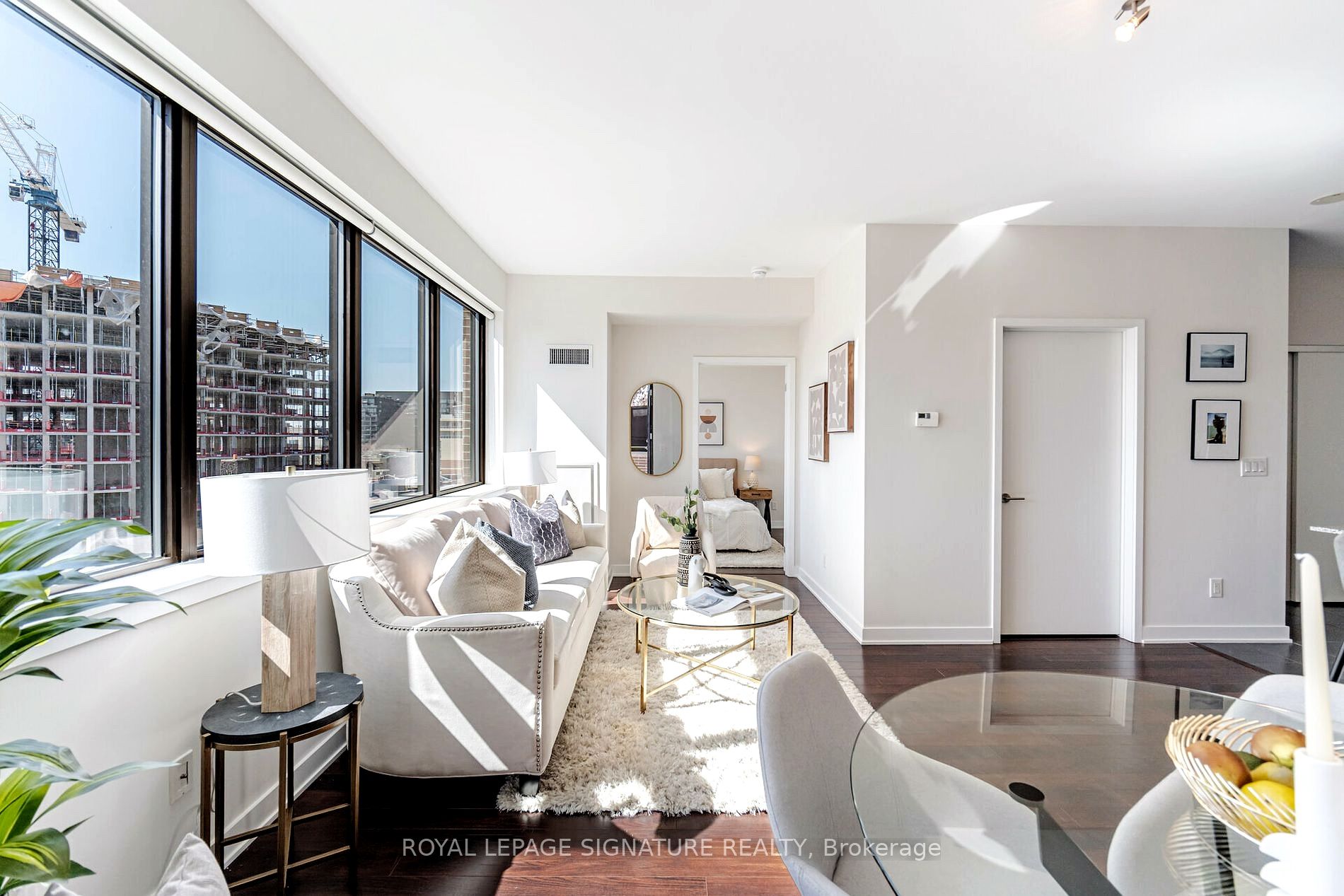 400 Wellington St W, #908