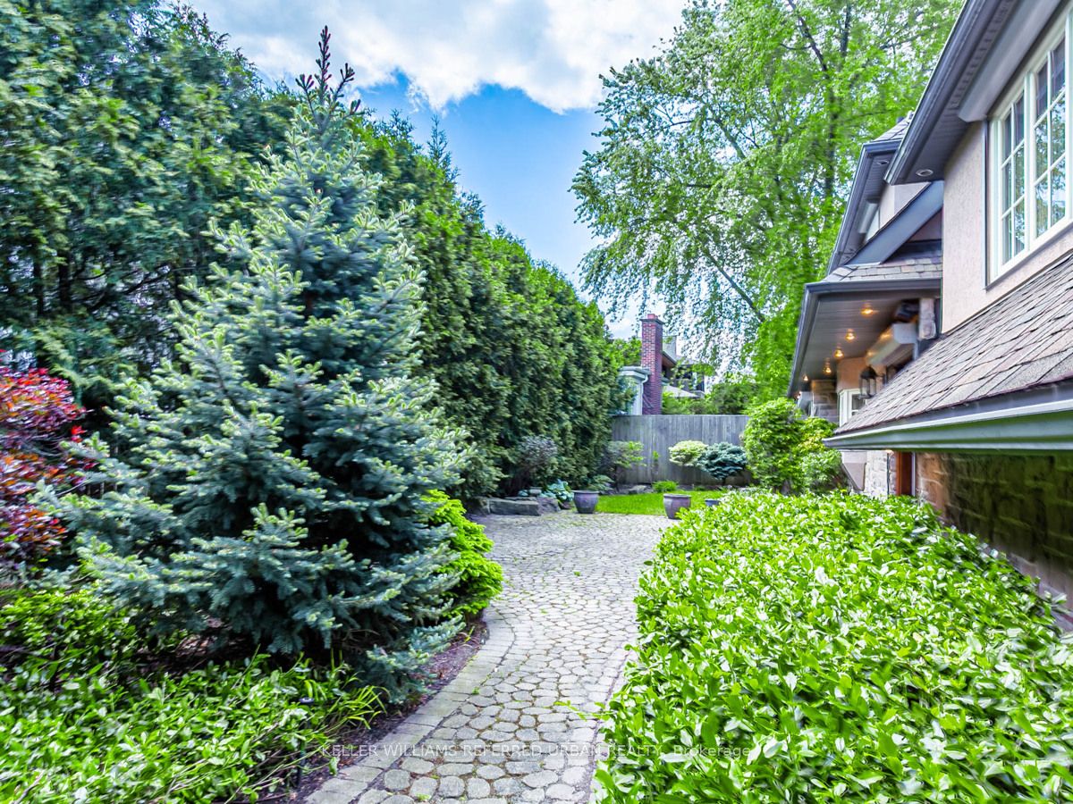 19 Forest Glen Crescent