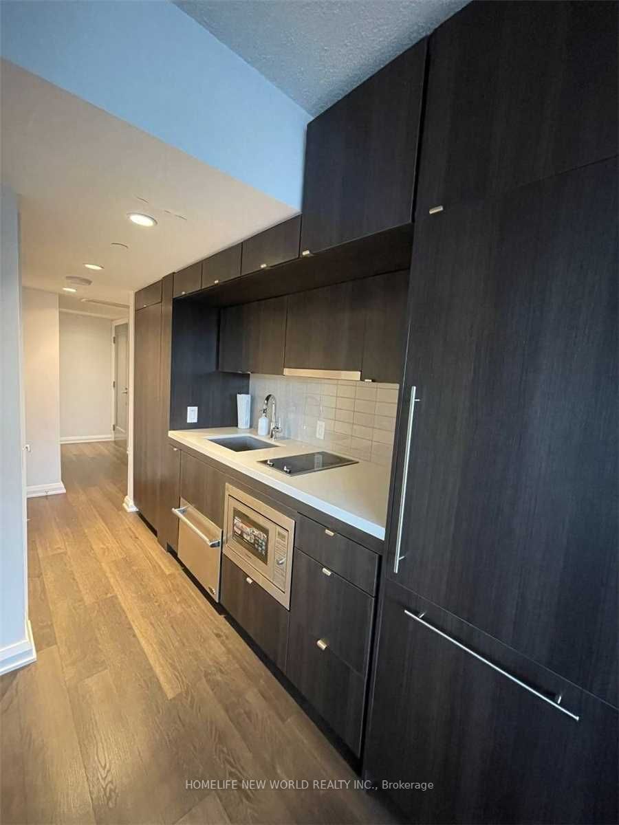 155 Yorkville Ave, #1003
