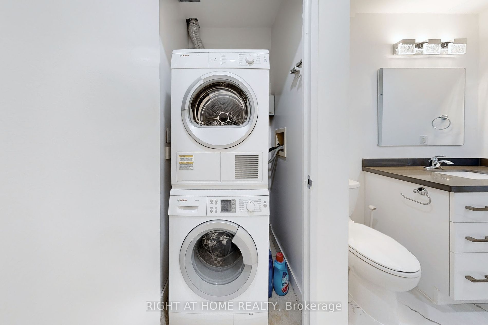 36 Charlotte St, #405