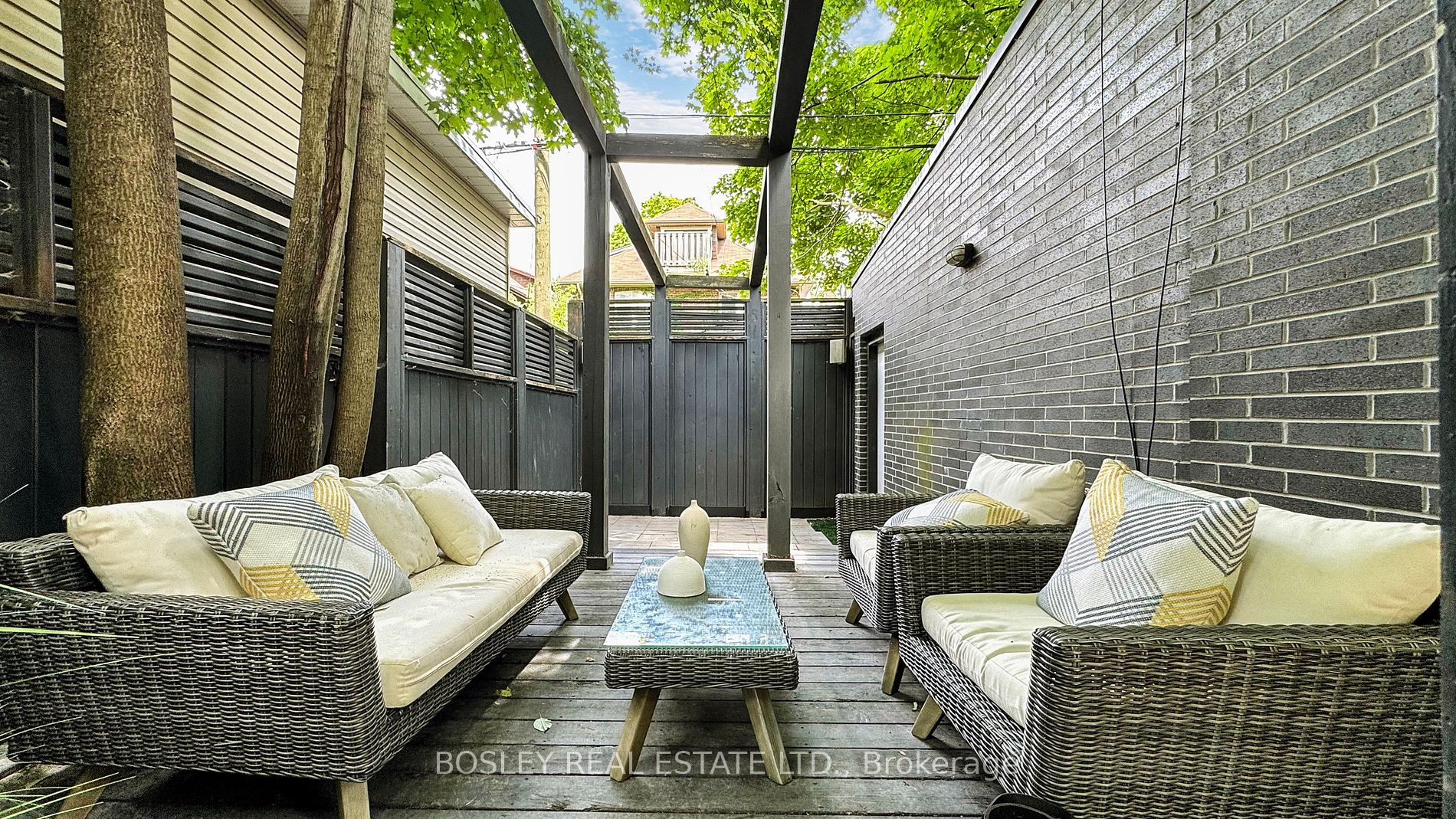 5 Braemar Avenue