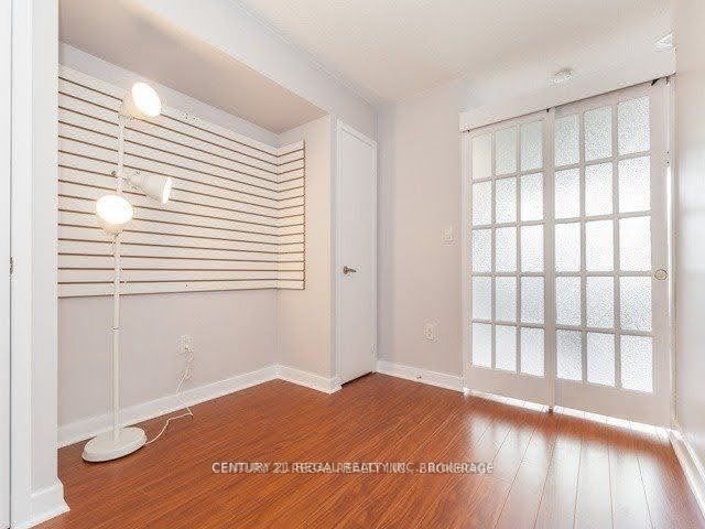11 Brunel Court, #216