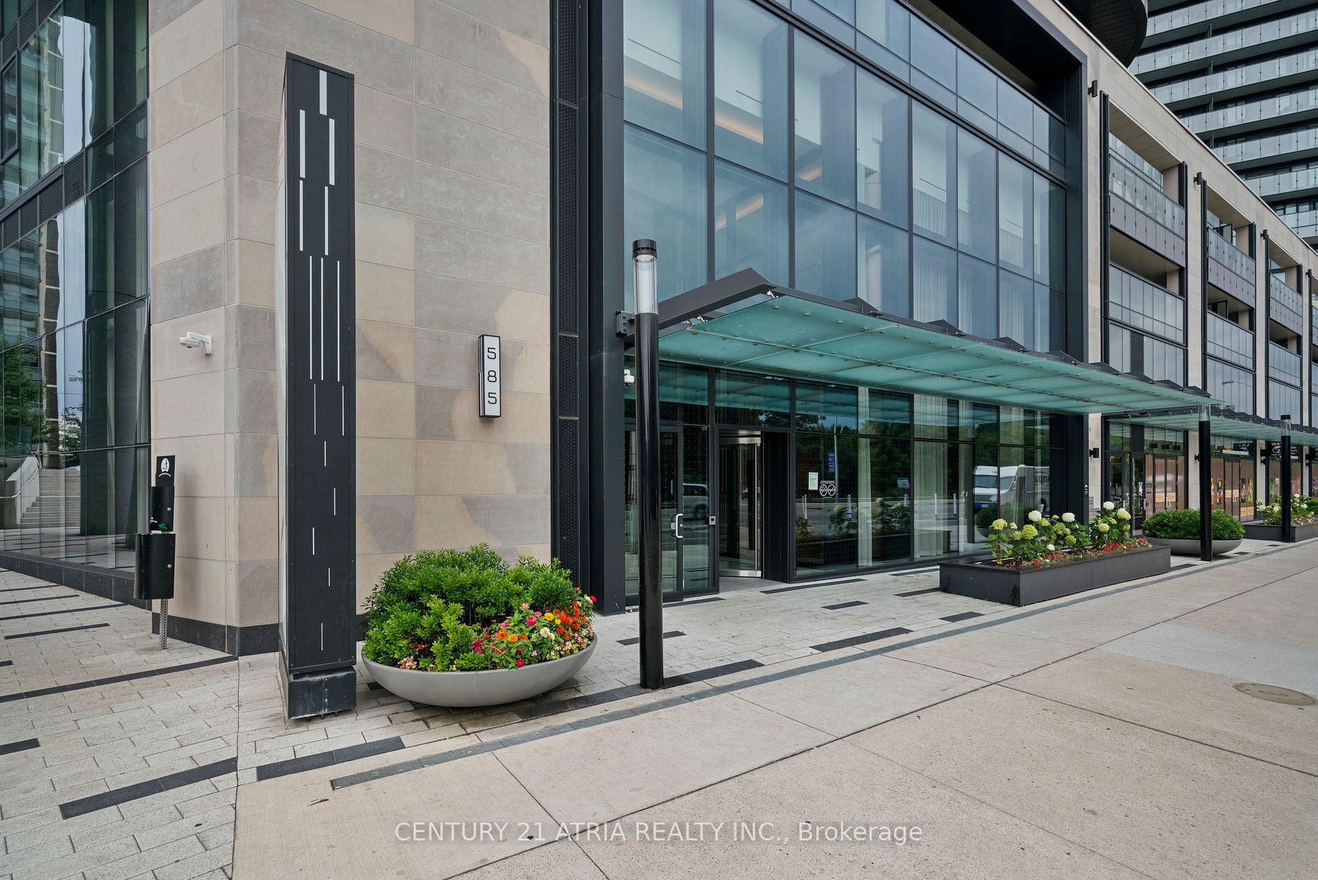585 Bloor Street E, #320