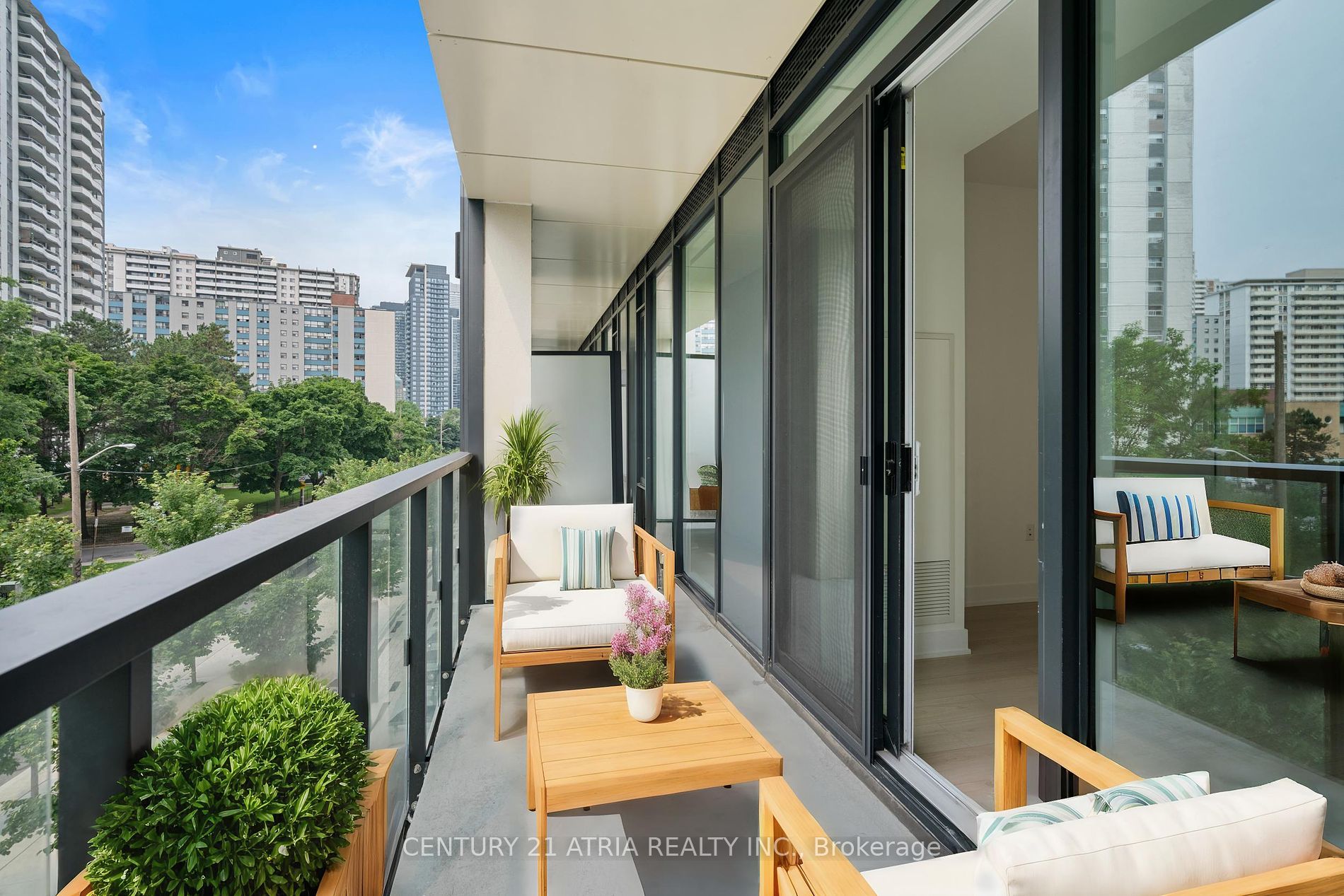585 Bloor Street E, #320
